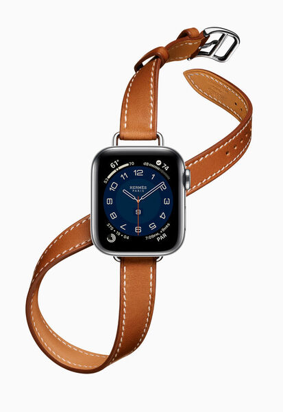 Neben vielen Farben und Armbandvariationen gibt es auch die Apple Watch Hermès mit Hermès-Attelage-Single-Tour- und den schlankeren Attelage-Double-Tour-Armbändern. (Apple)
