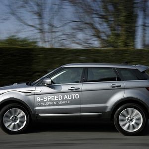 Der Range Rover Evoque bekommt als erster das Neungang-Automatikgetriebe von ZF – eine tolle Kombination.
