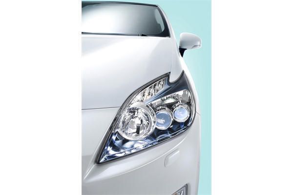 Die Designer haben sich bemüht, dem Prius ein neues Gesicht zu geben und vom Image der „Öko-Reisschüssel“ wegzukommen. (Archiv: Vogel Business Media)