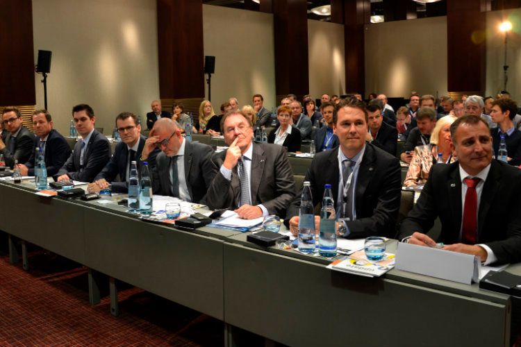 Die komplette Führungsriege von Mazda Motors Deutschland war nach Köln angereist. (Foto: Mauritz)