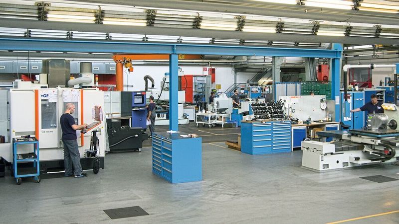 Blick in die mechanische Vorfertigung. (Glatt)