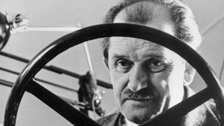 Am 3. September 2025 jährt sich zum 150. Mal die Geburt des genialen Autokonstrukteurs und Technikgenies Ferdinand Porsche, der ein wahres Imperium in die Wege geleitet hat. Dabei sah es erst so aus, als würde sein Leben eine ganz andere Richtung nehmen ... (Bild: Porsche)