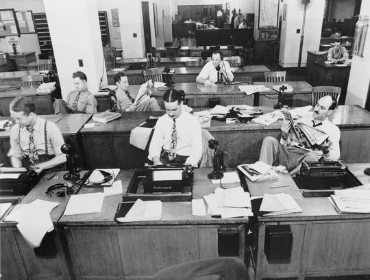 In den Büros der 20er Jahre gehörten die Schreibmaschine und das Telefon zu den wichtigsten Hilfsmitteln.(Bild:  International Workplace Group)