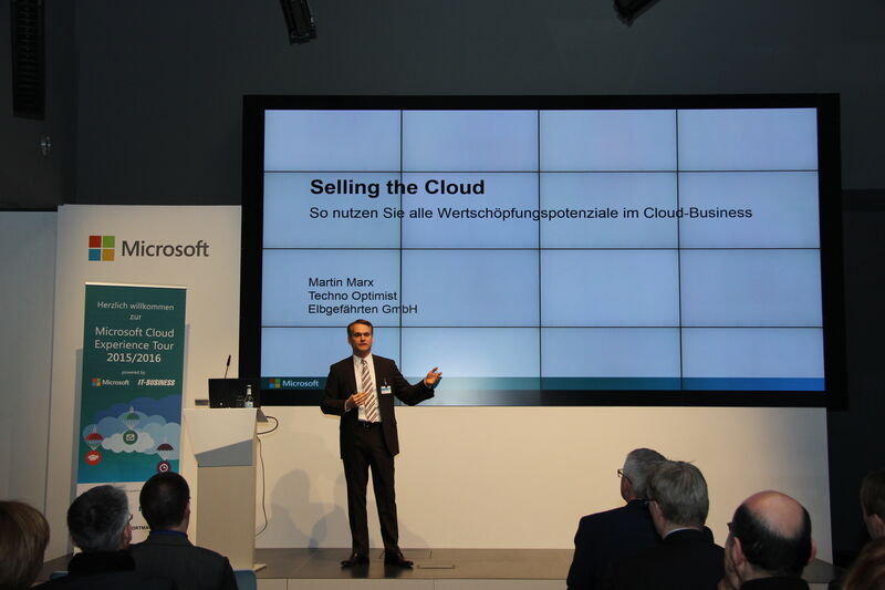 Martin Marx, Elbgefährten GmbH, eröffnet den Tag mit seiner Keynote »Selling the Cloud«. (Akademie)