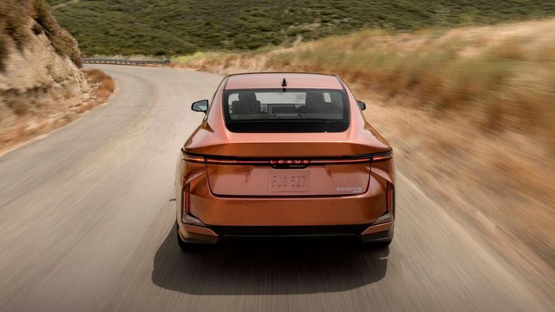 Beim vollelektrischen ES 350e leistet der E-Motor 165 kW/224 PS. (Bild: Lexus)