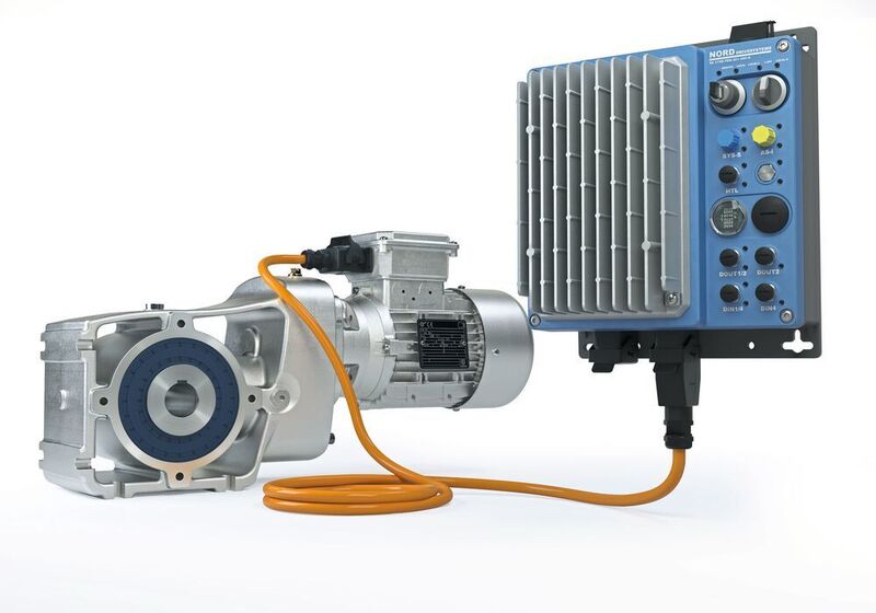 „LogiDrive“-Antriebe bestehen aus energieeffizienten IE4-Getriebemotoren, einem zweistufigen Kegelstirnrad-Getriebe sowie einem dezentralen Frequenzumrichter. (Nord Drivesystems)