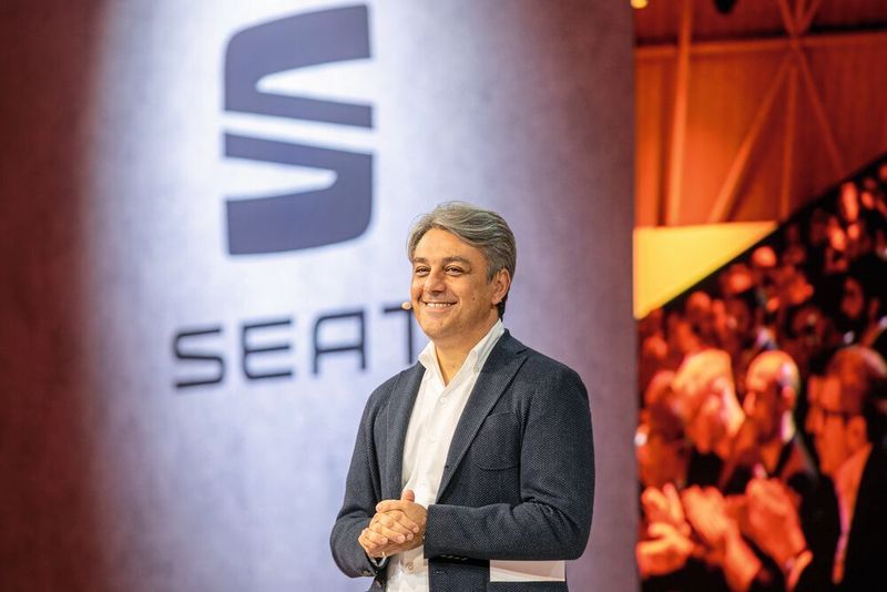 Seat-Chef Luca de Meo verbuchte in seiner Amtszeit weltweit stark steigende Absatzzahlen für Seat (+17 %), den deutschen Händlern dankte er auf dem Partnerdialog 2019 für ein Absatzplus von knapp 14 Prozent. (Seat)
