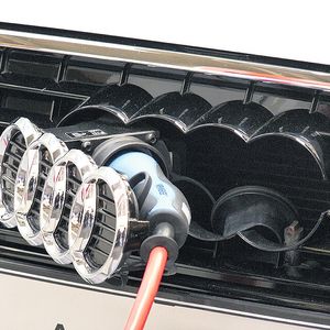 Obgleich Verbrennungsmotoren noch eine dominierende Rolle spielen, gibt es Beispiele, wie sich die Elektromobilität Stück für Stück etabliert.