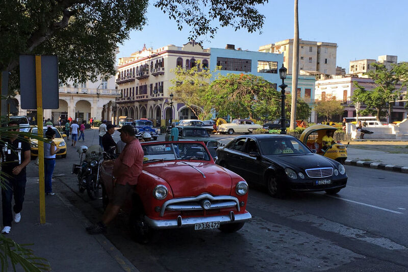 Peugeot ist neben Hyundai und Mercedes einer der wenigen Hersteller, der in Kuba ernsthaft auf dem Markt präsent ist. Der Marktanteil der Franzosen: stattliche 15 Prozent. Nach IHS-Informationen wurden in den letzten 20 Jahren jeweils 1.500 bis 5.000 Neufahrzeuge nach Kuba eingeführt. (press-inform)