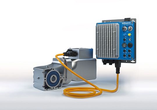 Der neue IE5+-Motor aus der Baureihe Logidrive bietet eine hohe Leistungsdichte und kommt zuerst in einer Baugröße für Leistungsbereiche von 0,35 bis 1,1 kW auf den Markt. Der neue IE5+-Motor aus der Baureihe Logidrive bietet eine hohe Leistungsdichte und kommt zuerst in einer Baugröße für Leistungsbereiche von 0,35 bis 1,1 kW auf den Markt.