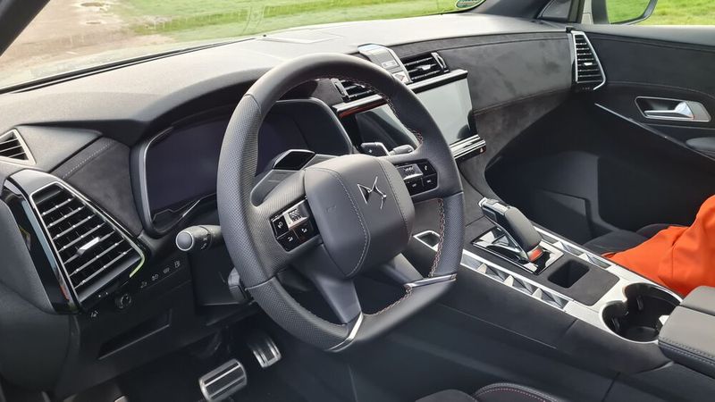 Alle verfügbaren Antriebe sind mit einer Acht-Gang-Automatik gekoppelt. (Bild: Autoren-Union Mobilität / Michael Kirchberger)