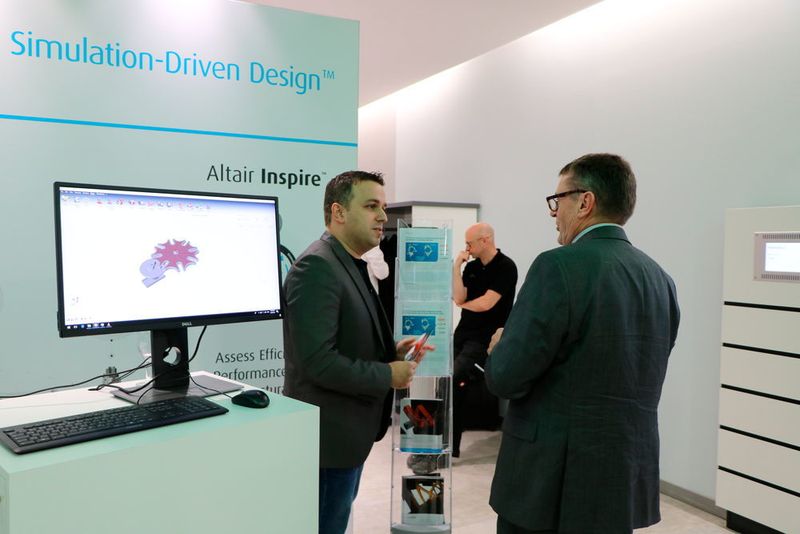 Vertiefende Gespräche gabe es mit den Ausstellern, wie der Firma Altair. (K.Juschkat/konstruktionspraxis)