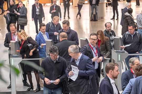 Eindrücke von der Powtech 2019, als die Welt noch scheinbar in Ordnung war. Nach drei Jahren Pause kehrt die Powtech zusammen mit der Fachpack zurück. Eindrücke von der Powtech 2019, als die Welt noch scheinbar in Ordnung war. Nach drei Jahren Pause kehrt die Powtech zusammen mit der Fachpack zurück.
