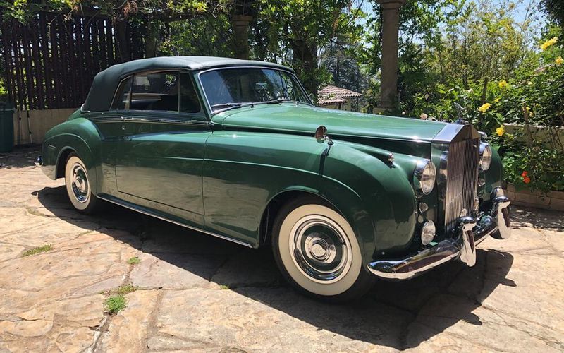 Das Auto, ein Rolls Royce Silver Cloud II,  war ein Geschenk ihres ersten Ehemannes. (Guernsey's)