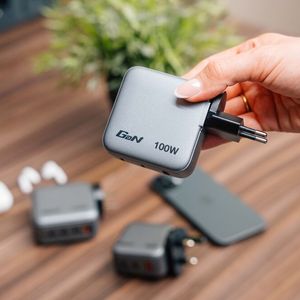 Die mit einem Display ausgestatteten GaN-Charger von Verbatim kommen mit Ladeleistungen von 65, 70, 100 und 140 Watt auf den Markt. Das 100-Watt-Modell zählt zu den kleinsten Ladegeräten seiner Leistungsklasse.  (Bild: Verbatim)