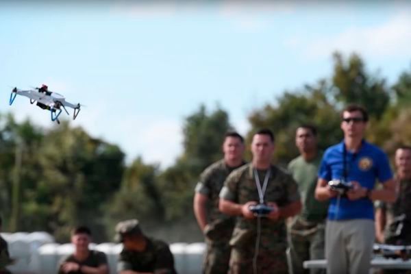 US-Armee und Marines entwickeln gemeinsam ein System, mit dem sich Drohnen auf einem 3D-Drucker bedarfsgerecht binnen 24 Stunden herstellen lassen.  (Bild: David McNally, army.mil)