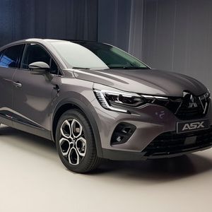 Bei der Sicherheit profitiert der Japaner wiederum von den Systemen des kompakten Franzosen-Crossover.(Bild:  Autoren-Union Mobilität / Frank Wald)