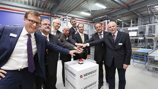 Von links nach rechts: Christopher Mennekes (geschäftsführender Gesellschafter Mennekes-Gruppe), Frank Vogel (Landrat), Günther Baumann (MdB), Walter Mennekes (geschäftsführender Gesellschafter Mennekes-Gruppe), Paulinus Pauly (Geschäftsführer Technoplast GmbH / Mennekes Elektrotechnik Sachsen GmbH), Sven Morlok (Wirtschaftsminister Sachsen), Steffen Flath (CDUFraktionsvorsitzender im Sächsischen Landtag), Udo Ott (Bürgermeister Gemeinde Sehmatal). (Mennekes)