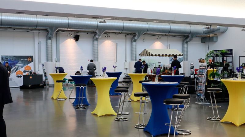 Die ersten Teilnehmer treffen ein und der Tag kann starten. (Bild: Junker / PROCESS)