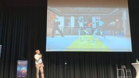 Prof. Dr. Alexander König von der Technischen Universität München gibt einen Einblick zum aktuellen Stand von KI und Robotersystemen.  (Bild: © Serina Sonsalla)