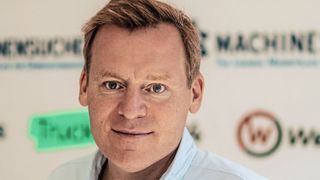 Sven Schmidt Sven Schmidt ist geschäftsführender Gesellschafter mit den Schwerpunkten Marketing sowie Vertrieb bei der Machineseeker Group. Unter anderem durch Auftritte in den Podcasts von OMR und Deutsche Startups hat er in der Digitalszene eine große Bekanntheit erlangt. Nach seinem Studium der Betriebswirtschaftslehre in Düsseldorf, Leipzig sowie den USA startete er seine Karriere als Unternehmensberater bei McKinsey. Danach war er als Gründer und Investor aktiv. (Bild: Machineseeker Group)