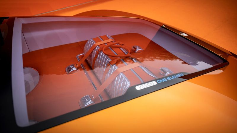 Das Showcar ist nicht käuflich. Doch eine im Gepäckabteil abgestellte Tasche soll in Kleinstauflage produziert und verkauft werden. (Bild: Mercedes-Benz)