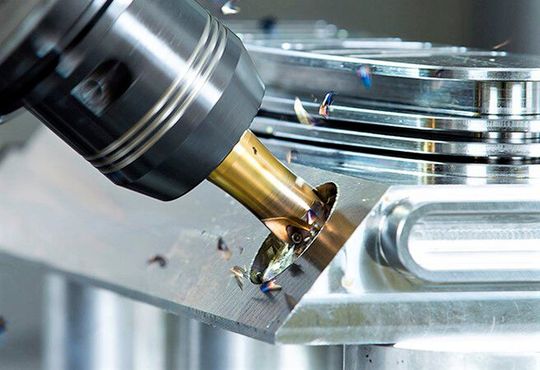 Sauberer gefräst! Stuttgart, genauer gesagt, das Zentrum für Leichtbautechnologien des S-TEC, war Ende Juni ein Anlaufort für alle, die sich für die Trockenbearbeitung von Aluminium interessieren. Hier eine kleine Zusammenfassung.(Bild:  H. Meierinck)