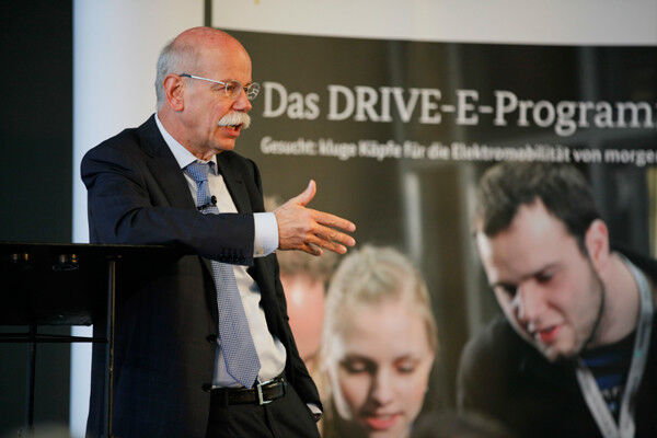 Festredner Dr. Dieter Zetsche (Daimler AG) bei der Verleihung der DRIVE-E Studienpreise (Foto: Stephan Rauh)