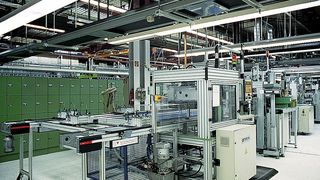 Werkstückträger-Umlaufsystem für Motor- und Getriebemontage. (Universität Wuppertal/Vorwerk)