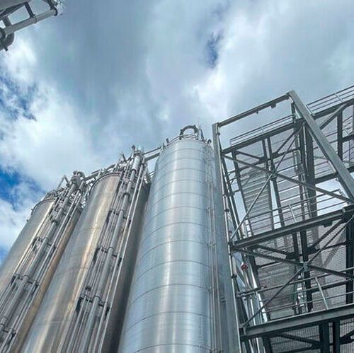 Coperion’s Ecofresh silo degassing system and its twin screw extruders have received a Letter of No Objection from the FDA and are therefore suitable for the production of food-grade HDPE and PP recyclates.(Source:  Coperion)