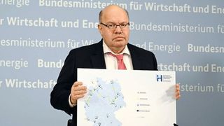 Bundeswirtschaftsminister Peter Altmaier stellt die 62 ausgewählten Wasserstoffprojekte vor.  (BMWi / Susanne Eriksson)