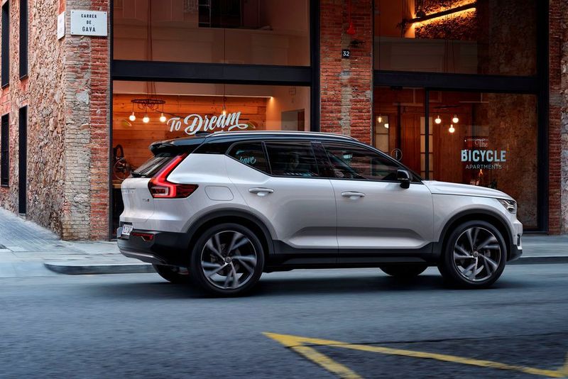 ...oder eine Lackierung in zwei kontrastbildenden Farbtönen.  (Volvo)