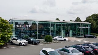 Wo es zuletzt E-Bikes zu kaufen gab, sollen künftig E-Autos stehen: Die Senger-Gruppe gibt das Geschäft mit Fahrrädern ihrer Tochter Senger Neo auf. (Bild: Senger)