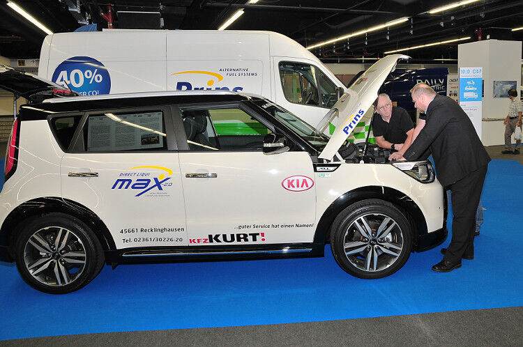 Nicht auf Elektro-, sondern auf Autogasantrieb setzt Prins. Die Holländer präsentierten gemeinsam mit Ecoengines ihre neue Anlage für Direkteinspritzermotoren in einem Kia Soul. (Foto: Schmidt)