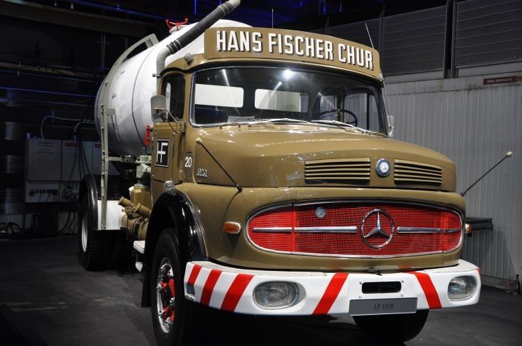 Arocs komplettiert die Mercedes-Lkw-Familie