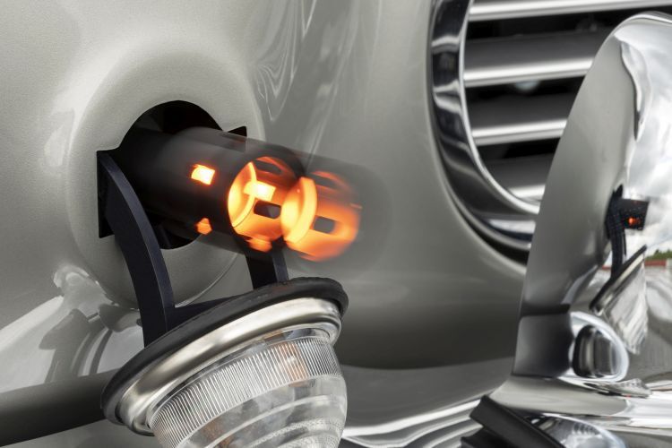 Sicher eine Funktion, der sich mancher im Straßenverkehr vielleicht wünscht, aber besser nur als Attrappe in Serie angeboten wird: ein Browning-MG Kaliber 30. (Bild: Max Earey)