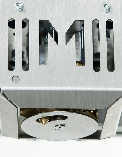 Mit dem Multex-4-Move liefert Multec ein Produkt, das den 3D-Druck vielseitiger machen will. Durch Düsen, die sich zurückziehen können, soll das Druckbild sauber halten. (Multec)