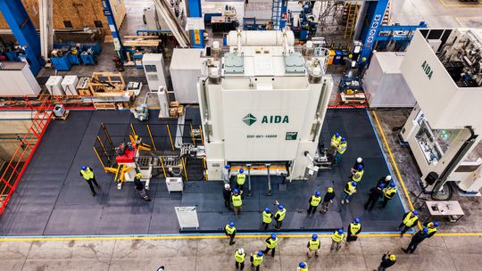 Die Veranstaltung bot eine fokussierte Plattform für technischen Dialog, Zusammenarbeit und Wissenstransfer – mit klarem Schwerpunkt auf die präzise Fertigung von Bipolarplatten in skalierbaren Stückzahlen. Bipolarplatten zählen zu den anspruchsvollsten Komponenten in(Bild:  Aida)