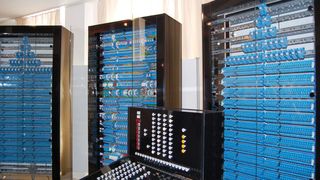 Der funktionsfähige Nachbau des Z3 verfügt wie das Original über Bedienkonsole, Rechenwerk und Speicher (Archiv: Vogel Business Media)