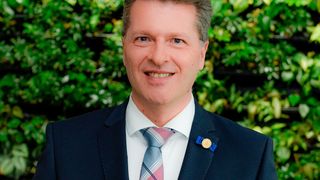 Schlimm! Der VDI-Präsident Prof. Dr. Lutz Eckstein zu den alarmierenden Umfrageergebnissen in der Bevölkerung zum Standort Deutschland: „Keine zehn Prozent glauben noch, dass Deutschland in Zukunft ein attraktiver Industriestandort sein wird.“ Hier erfahren Sie, warum ... (Bild: VDI)