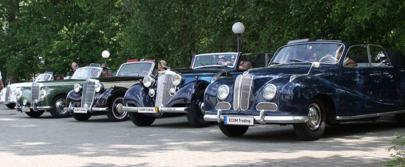 Nach den letzten Tipps für eine gute Fahrt ist die ECOM Flotte ist bereit zur Ausfahrt (Ecom)