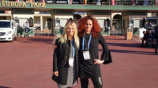 Da strahlt nicht nur die Sonne: Kirsten Meier, noris network, und Besa, IT-BUSINESS (IT-BUSINESS)