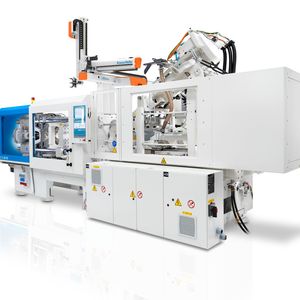 Power trifft auf Nachhaltigkeit: Die vollelektrische PXZ 121 Multinject präsentiert auf der Fakuma eine hochwertige Sandwichanwendung mit hohem Rezyklatanteil.(Bild:  Krauss Maffei)