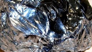 Silizium gehört zu den häufigsten Elementen auf der Erde. Wer hätte gedacht, dass es in Zusammenhang mit Wasser und Druck als Stromquelle dienen kann? Das hat ein Team aus europäischen Forschen jetzt jedenfalls bewiesen ... (Bild: Mineraldoc)