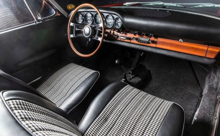 Nach dreijähriger Restaurierung – geplant war die Hälfte – erstrahlt Nummer 57 wieder in vollem Glanz. Über die Kosten einer solchen Wiederauferstehung schweigt sich der Hersteller aus. (Bild: Porsche AG)