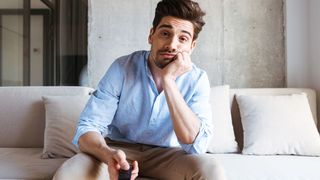 Wie die Wochen oder gar Monate mehr oder weniger isoliert in den eigenen vier Wänden überstehen? Zehn Tipps sollen gegen den drohenden Lagerkoller helfen. (©Drobot Dean - stock.adobe.com)