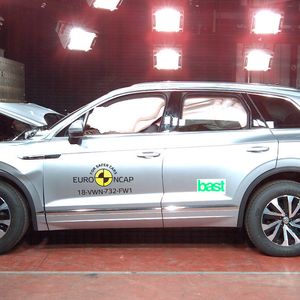 Auch der VW Touareg brachte es auf fünf Sterne.(Bild:  Euro-NCAP)