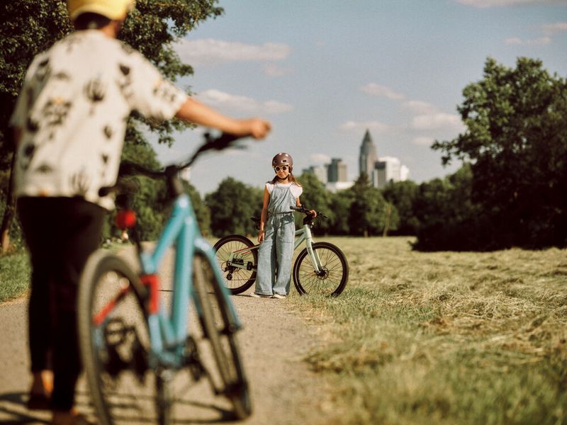 Auf zu neuen Abenteuern: Die neue Lion Bikes sorgen für mehr Sichtbarkeit und damit Sicherheit für die Kids. (Bild: kids bike revolution GmbH)