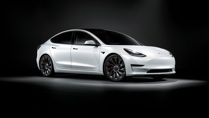 Tesla erklärt sein Model 3 zum energieeffizientesten Auto überhaupt.(Bild:  Tesla)