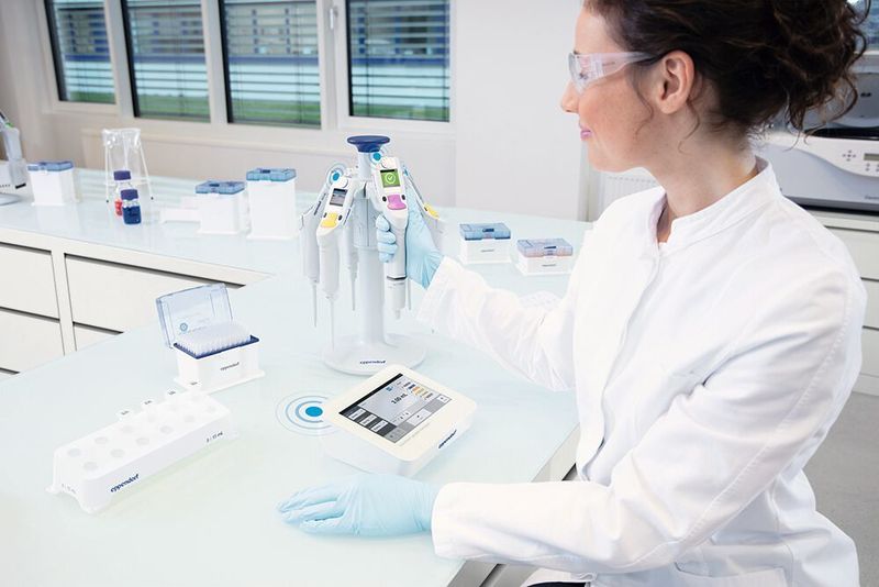 The Visionize pipette manager acts as a control panel and communicates with the connected electronic pipettes from Eppendorf.  (Eppendorf)